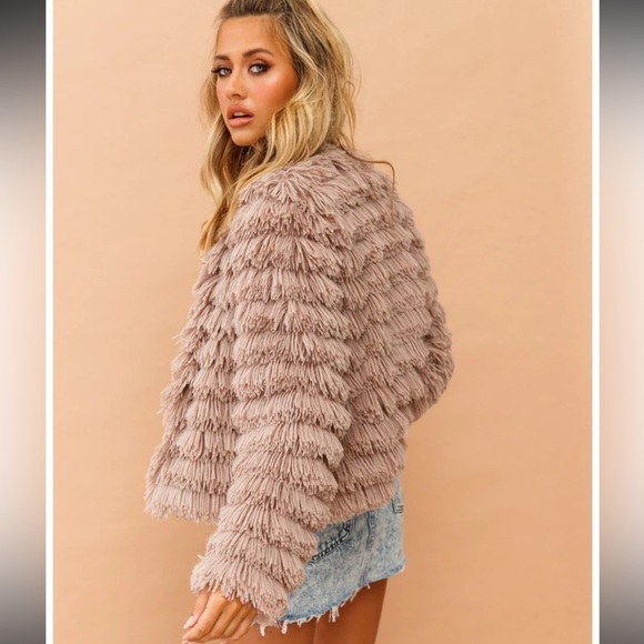 Jackets & Blazers - SHAGGY Faux Fur Statement Jacket Beige Size Large